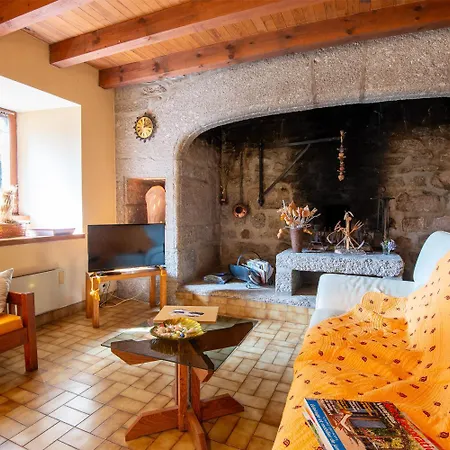 Ferienhaus Aux Combettes 4/6 Personnes Le Buisson (Lozere)