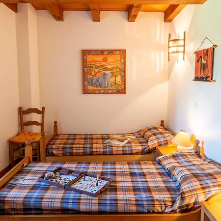 Aux Combettes 4/6 Personnes Le Buisson (Lozere)