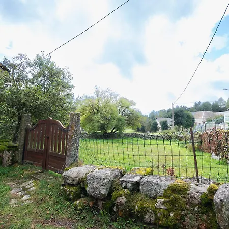 Aux Combettes 4/6 Personnes Ferienhaus Le Buisson (Lozere)