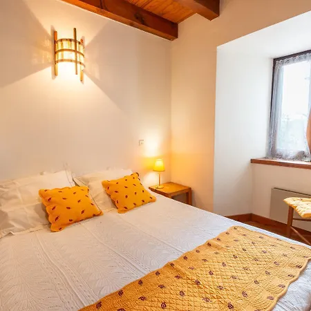 Casa vacanze Aux Combettes 4/6 Personnes Le Buisson (Lozere)