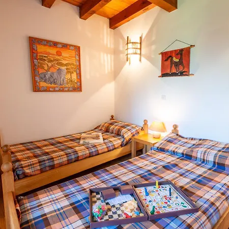 Casa vacanze Aux Combettes 4/6 Personnes Le Buisson (Lozere)